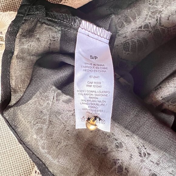 Dynamite brand women's halter top white lace over black BNWT Size S - Picture 9 of 9